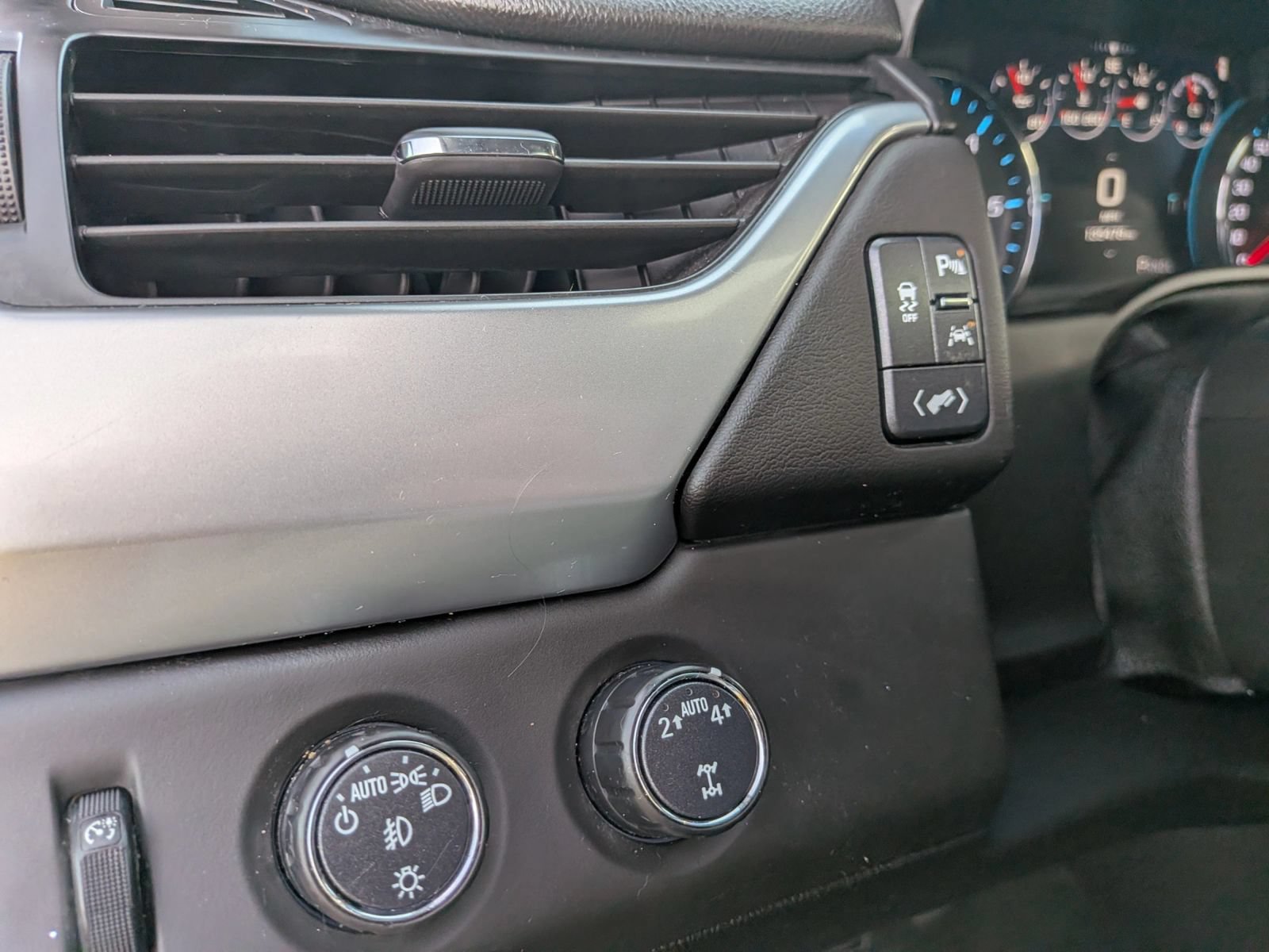 Used 2017 Chevrolet Tahoe LT w/ LT Signature Package AWD/4WD image 60