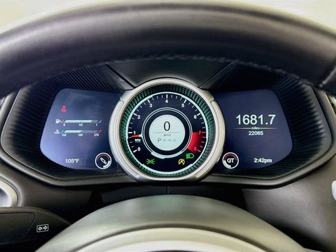 Used 2019 Aston Martin DB11 Volante RWD image 18