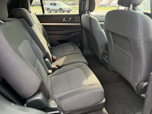 Used 2019 Ford Explorer XLT w/ Equipment Group 201A AWD/4WD image 18