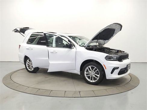 Used 2023 Dodge Durango GT image 9
