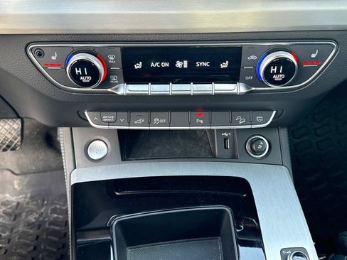 Used 2021 Audi Q5 e Premium Plus w/ Premium Plus Package image 24