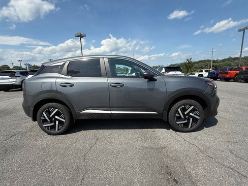 New 2025 Nissan Kicks SV w/ Illumination Package image 4