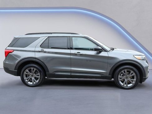 Certified 2023 Ford Explorer XLT w/ Equipment Group 202A AWD/4WD image 9