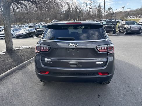 Used 2024 Jeep Compass Latitude w/ Convenience Group image 4