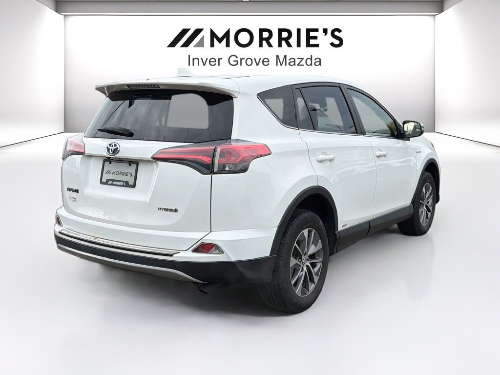 Used 2018 Toyota RAV4 LE AWD/4WD image 5