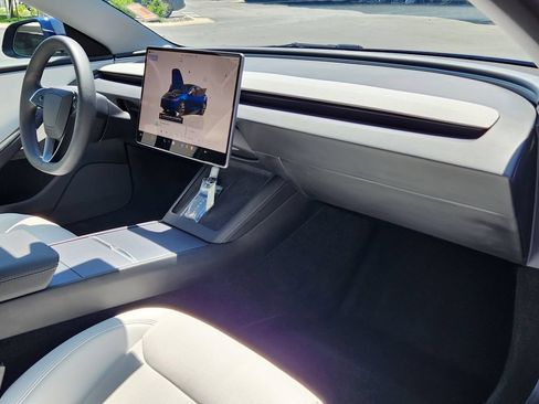Used 2025 Tesla Model 3 Long Range AWD/4WD image 16