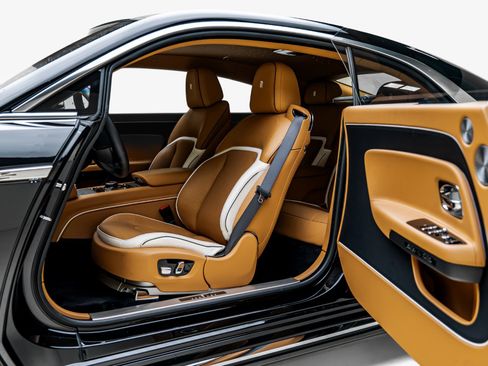 Used 2024 Rolls-Royce Spectre w/ Spectre Launch Package AWD/4WD image 36