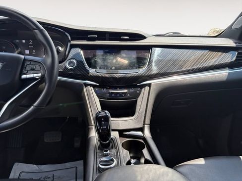Certified 2024 Cadillac XT6 Premium Luxury w/ Technology Package AWD/4WD image 11