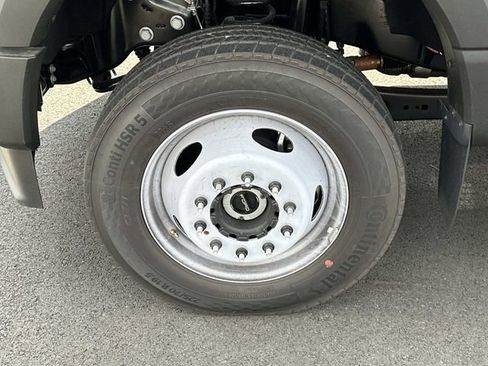 New 2025 Ford F550 XL w/ XL Chrome Package image 7