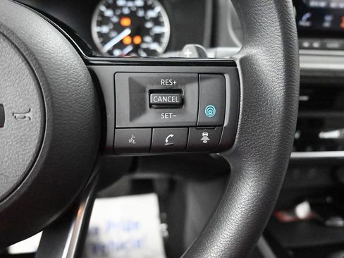 Used 2023 Nissan Rogue SV image 33