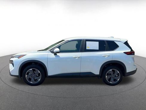 Used 2025 Nissan Rogue SV FWD image 9