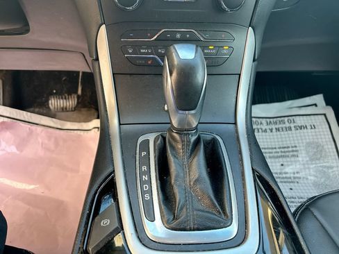 Used 2018 Ford Edge SEL w/ Equipment Group 201A AWD/4WD image 18