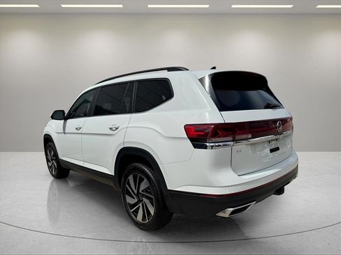 Used 2024 Volkswagen Atlas SE FWD image 8