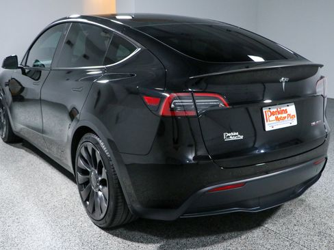 Used 2022 Tesla Model Y Performance AWD/4WD image 9