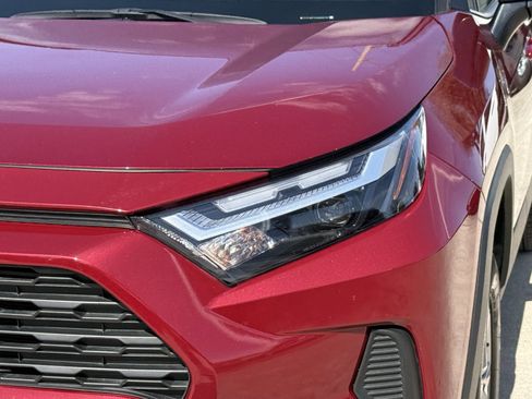 Used 2025 Toyota RAV4 LE image 12