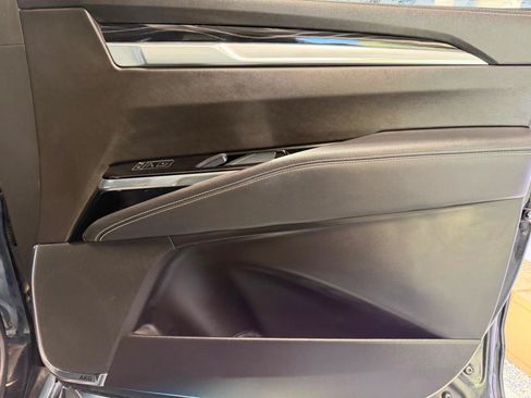 Used 2025 Cadillac Escalade Sport w/ LPO, Floor Liner Package AWD/4WD image 28