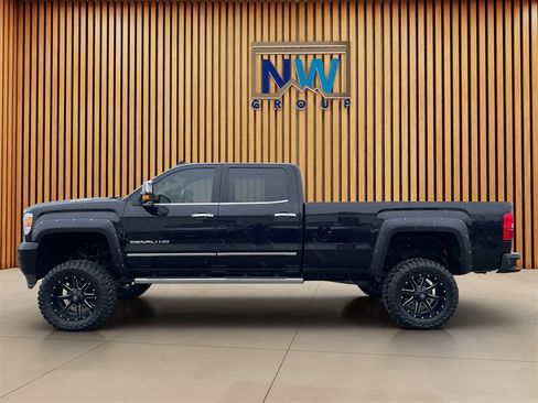 Used 2016 GMC Sierra 3500 Denali w/ Duramax Plus Package AWD/4WD image 36