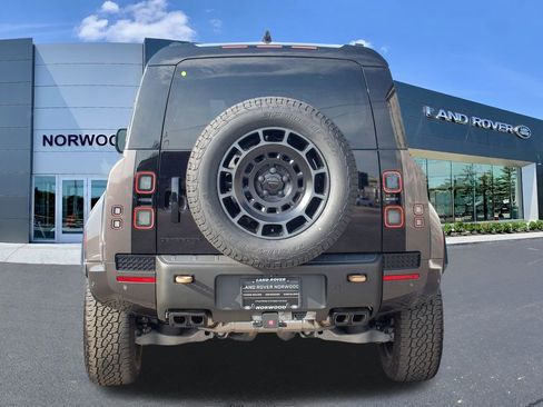 New 2026 Land Rover Defender 110 AWD/4WD image 5