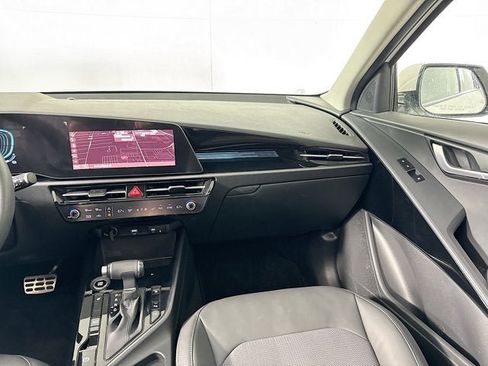 Certified 2023 Kia Niro EX Touring image 24