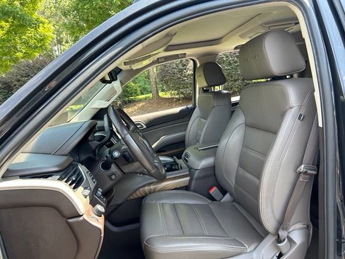 Used 2020 GMC Yukon Denali w/ Denali Premium Package RWD image 38