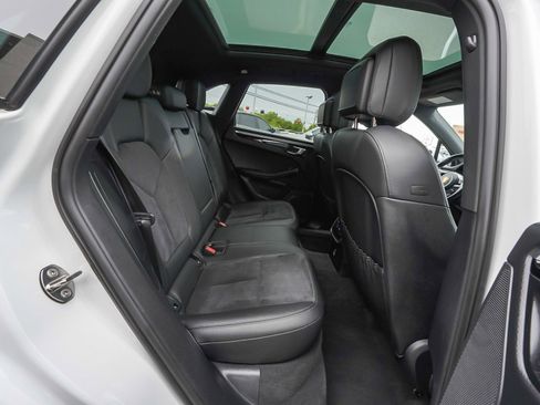 Used 2021 Porsche Macan S AWD/4WD image 41