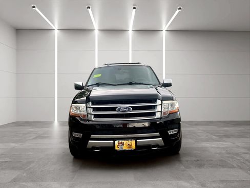 Used 2017 Ford Expedition Platinum AWD/4WD image 3
