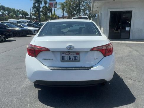 Used 2018 Toyota Corolla LE w/ Carpet Mat Package (TMS) FWD image 4