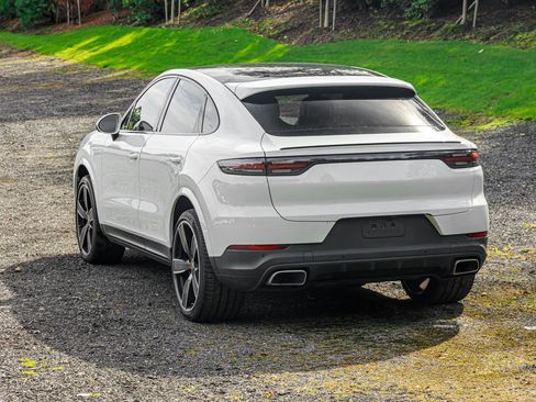 Used 2021 Porsche Cayenne Coupe AWD/4WD image 6