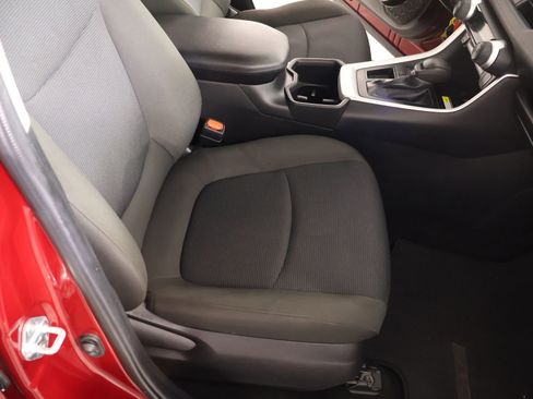 Used 2022 Toyota RAV4 LE image 12