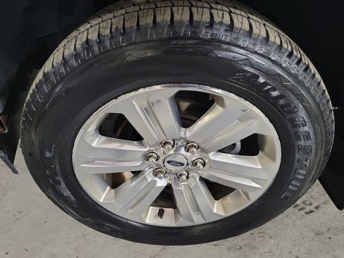 Used 2020 Ford F150 Lariat w/ Equipment Group 502A Luxury AWD/4WD image 9