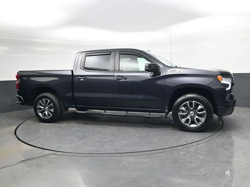 Used 2022 Chevrolet Silverado 1500 RST image 3