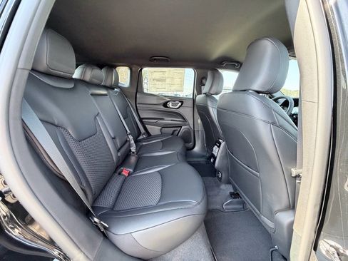 New 2026 Jeep Compass Latitude image 23
