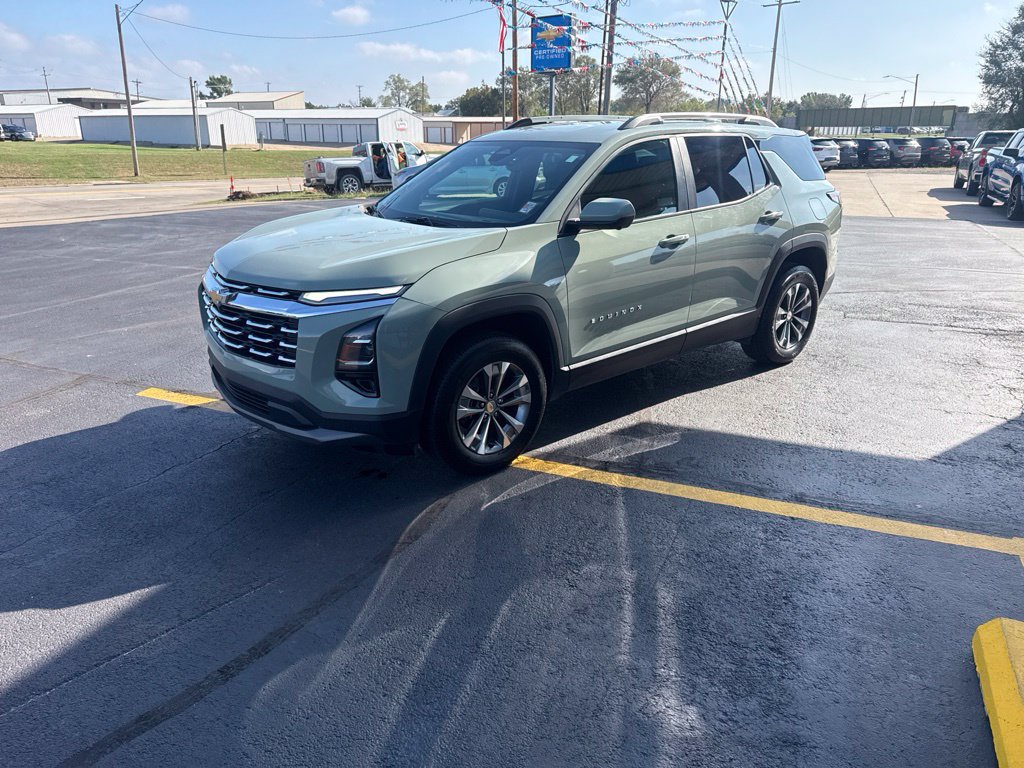 Used 2025 Chevrolet Equinox LT w/ Convenience Package II AWD/4WD image 9