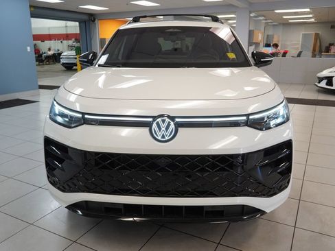 Used 2026 Volkswagen Tiguan SEL R-Line AWD/4WD image 16