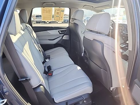 Certified 2026 Acura MDX w/ Technology Package image 32
