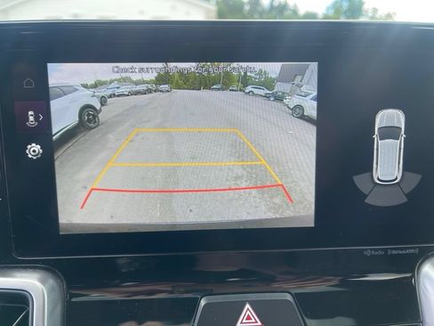 Used 2023 Kia Sorento S w/ Panoramic Sunroof Package AWD/4WD image 10
