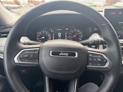 Certified 2022 Jeep Compass Limited image 3