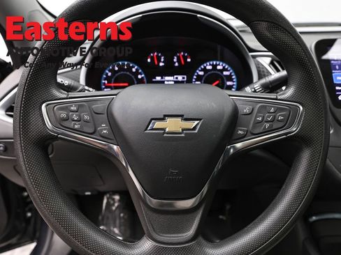 Used 2023 Chevrolet Malibu LT image 10