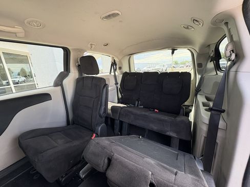 Used 2015 Dodge Grand Caravan SE w/ Quick Order Package 29E SE FWD image 26