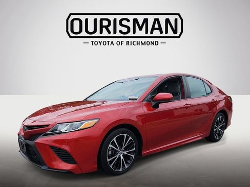 Certified 2020 Toyota Camry SE w/ Carpet Mat Package FWD image 3