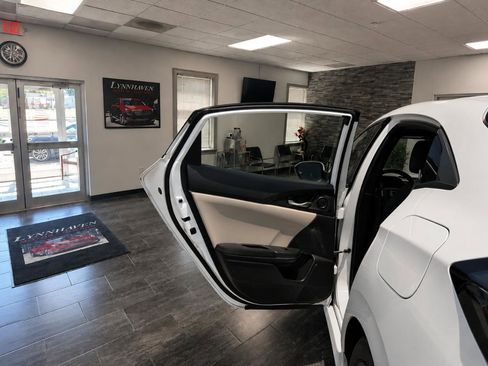 Used 2017 Honda Civic EX image 15