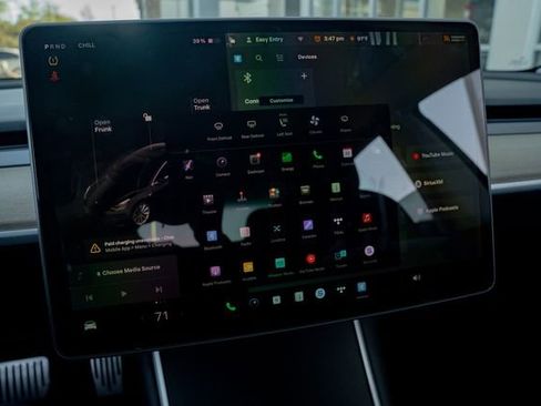 Used 2018 Tesla Model 3 Long Range image 38