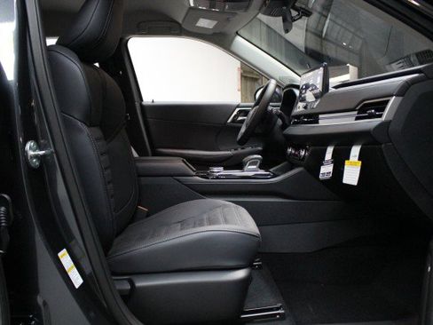 New 2025 Mitsubishi Outlander SE image 20