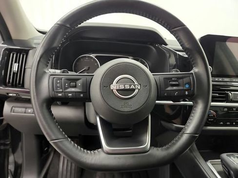 Used 2025 Nissan Pathfinder SV AWD/4WD image 19