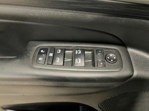 Used 2022 Jeep Grand Cherokee Laredo X image 25