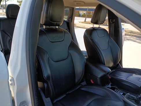 Used 2014 Jeep Cherokee Limited w/ Technology Group image 21