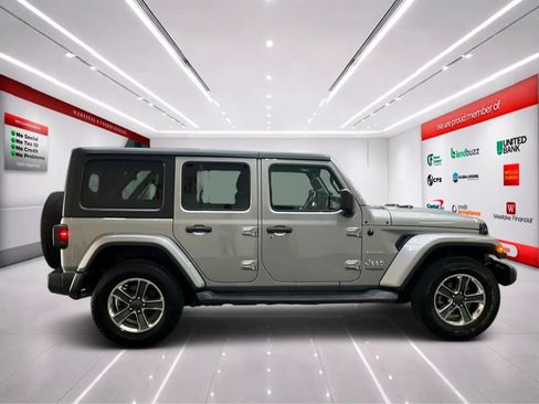 Used 2020 Jeep Wrangler Unlimited Sahara w/ Uconnect 4C Nav & Sound Group AWD/4WD image 8