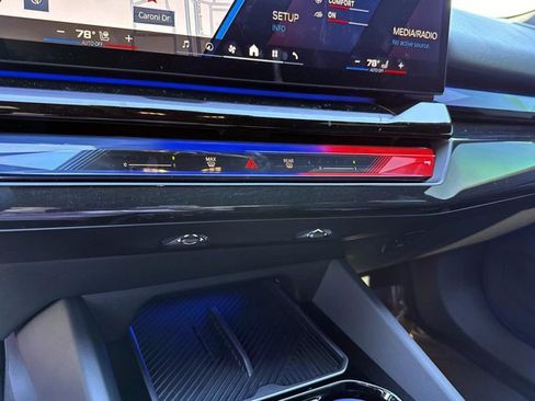 Used 2025 BMW M5 w/ Executive Package image 28