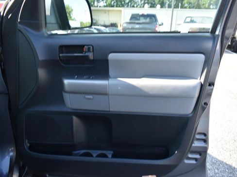 Used 2013 Toyota Sequoia SR5 AWD/4WD image 41