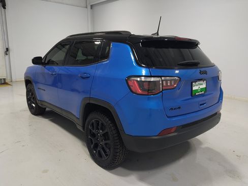 Used 2022 Jeep Compass Latitude AWD/4WD image 5